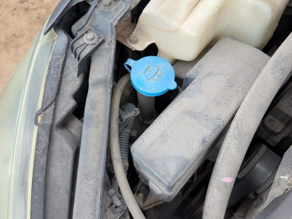02-06 Nissan Altima Windshield Washer Fluid Reservoir With Pump Oem Wiper Tank — photo 3