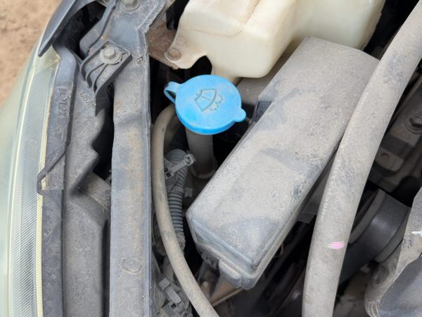 02-06 Nissan Altima Windshield Washer Fluid Reservoir With Pump Oem Wiper Tank — photo 4