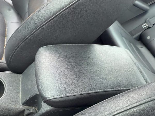 2012-2018 Vw Jetta Center Console Lid Only Oem Arm Rest Fold Down Black — photo 2