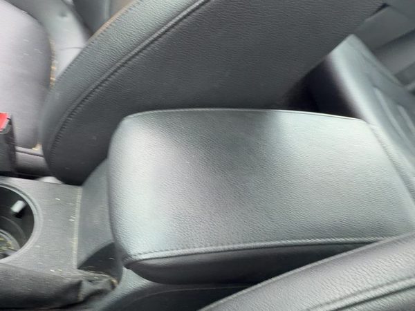 2012-2018 Vw Jetta Center Console Lid Only Oem Arm Rest Fold Down Black — photo 3