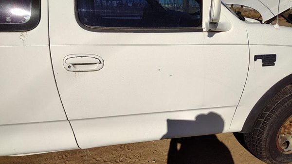 1999 Ford F-150 Front Door RH White Yz — photo 3