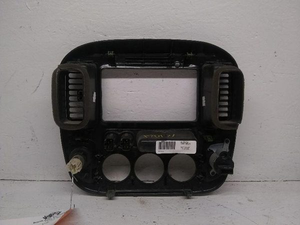 02 Ford Escape Instrument Face Plate 2002 Dash Bezel Radio Trim Surround Panel — photo 2