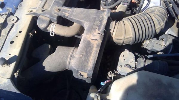 91-93 Park Ave Complete Air Intake Filter Box Housing Wth Tube 3.8L Supercharged — photo 4