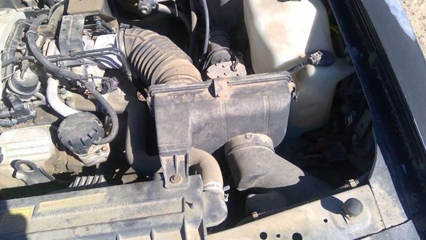 91-93 Park Ave Complete Air Intake Filter Box Housing Wth Tube 3.8L Supercharged — photo 3