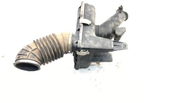 91-93 Park Ave Complete Air Intake Filter Box Housing Wth Tube 3.8L Supercharged — photo 1