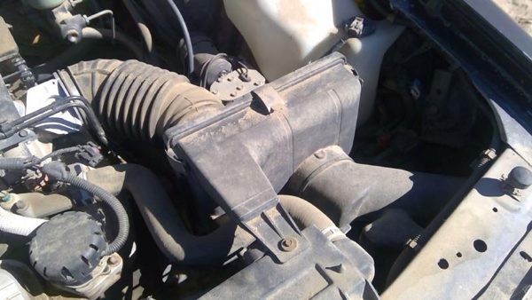 91-93 Park Ave Complete Air Intake Filter Box Housing Wth Tube 3.8L Supercharged — photo 2