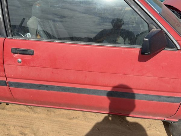 1988 Toyota Corolla Front Door RH Red — photo 2
