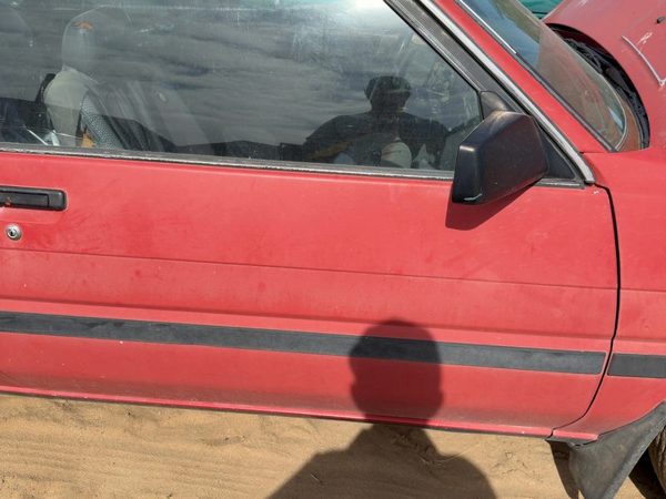 1988 Toyota Corolla Front Door RH Red — photo 3