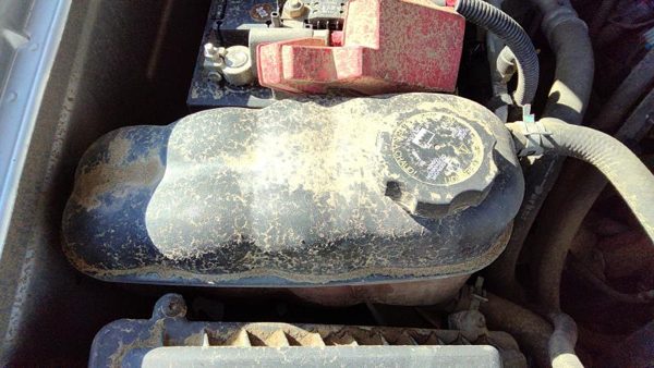 2010 Chevy Tahoe Coolant Recovery Bottle — photo 1