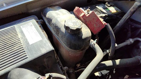 2010 Chevy Tahoe Coolant Recovery Bottle — photo 2