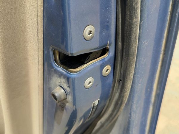 2004-2009 Toyota Prius Passenger Right Front Door Latch with Rods Cables OEM — photo 2