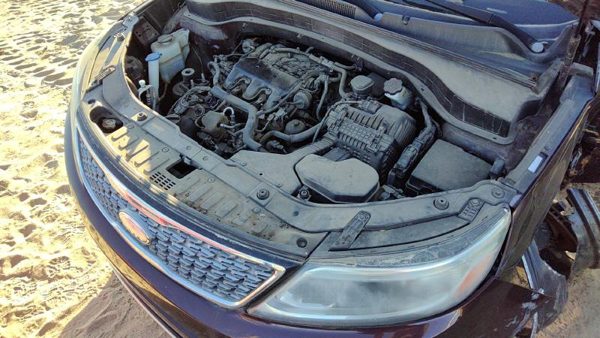 2014 Kia Sorento Radiator Support 641011U500 — photo 1