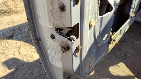 1985 Pontiac Sunbird Driver Left Front Door Latch With Rods/Cables Oem — photo 1