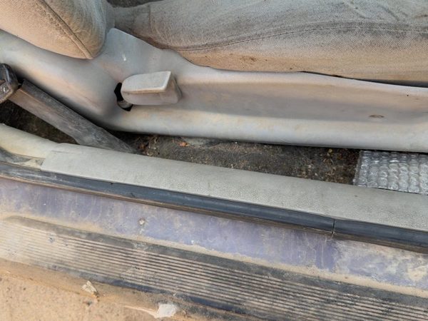 2005-2010 Chevy Cobalt Passenger Right Side Seat Trim Panel Oem Gray 14B — photo 2