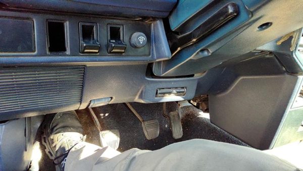 1985-1986 Toyota Camry Lower Dash Under Column Knee Bolster Trim Panel Oem Blue — photo 2