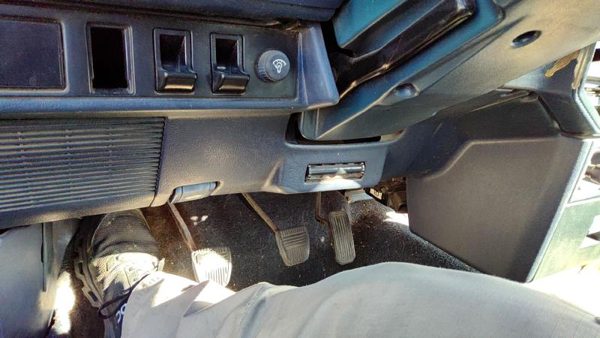 1985-1986 Toyota Camry Lower Dash Under Column Knee Bolster Trim Panel Oem Blue — photo 3