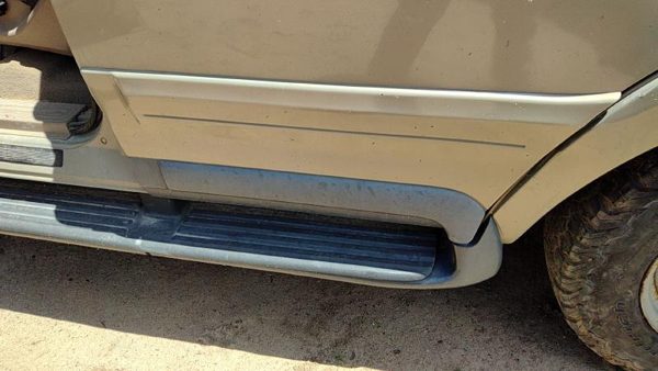 98 99 Lincoln Navigator Driver Left Rear Moulding From Door Back Trim Gold Bi — photo 2