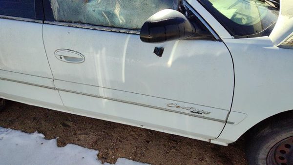 1998 Buick Century Front Door RH White — photo 2