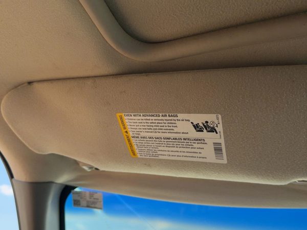 2004-2005 Chevy Suburban 1500 Driver Left Sun Visor Oem Gray 92I 15269592 — photo 2