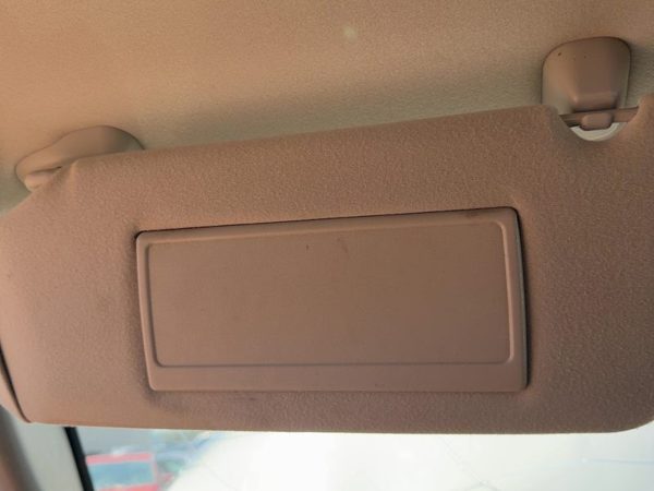 2004-2005 Chevy Suburban 1500 Driver Left Sun Visor Oem Gray 92I 15269592 — photo 4