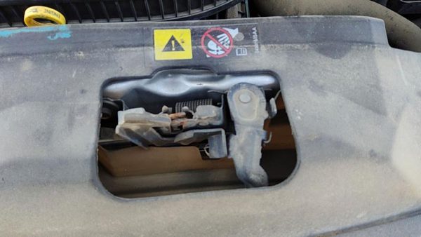 2004-2008 Chrysler Pacifica Hood Latch Assembly With Bracket Oem 05103397Ac — photo 2