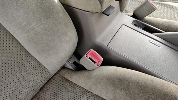 2006 Nissan Altima Passenger Right Front Seat Belt Buckle Receiver OEM Blond C — photo 1