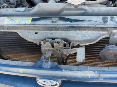 1998-2000 Toyota Corolla Hood Latch Assembly With Bracket Oem 5320102030