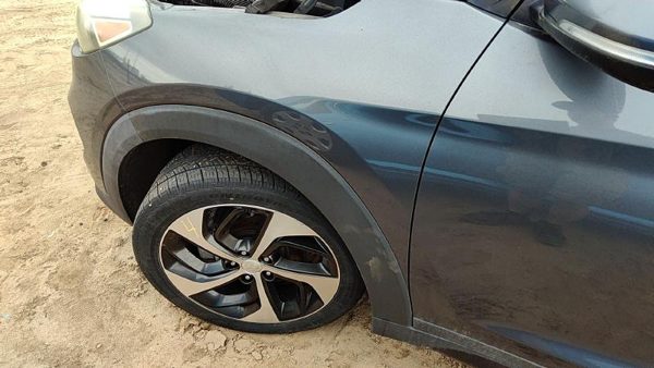 2016 Hyundai Tucson Fender LH Coliseum Grey Z56 — photo 2