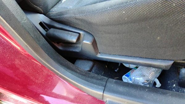 03-06 Mitsubishi Outlander Passenger Right Side Seat Trim Panel Oem Black — photo 1