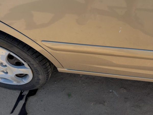 01-03 Elantra Right Rear Moulding From Door Back Gls Sedan Prime Beige Ko — photo 2