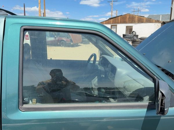 1994-1997 Isuzu Rodeo Passenger Right Front Side Window Door Glass Oem 4409678 — photo 1
