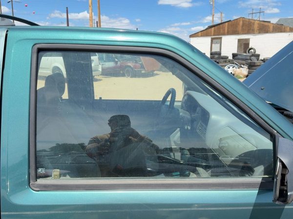 1994-1997 Isuzu Rodeo Passenger Right Front Side Window Door Glass Oem 4409678 — photo 2