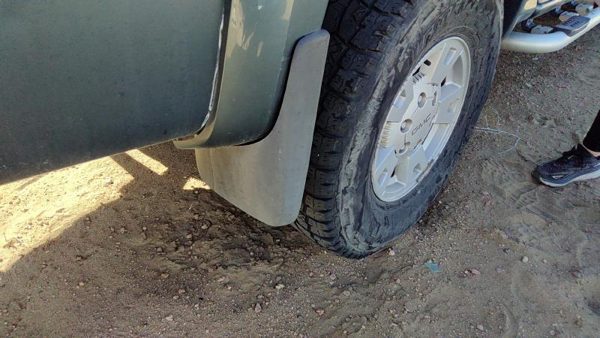2004-2012 Gmc Canyon Passenger Right Rear Mud Flap Rock Guard Oem — photo 3