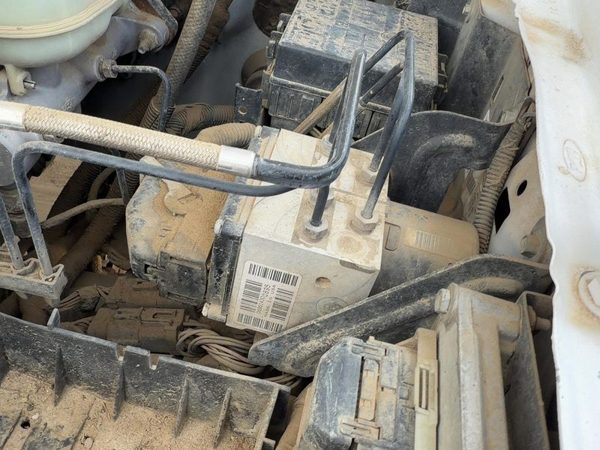 05-06 Ford F350 Complete Anti Lock Brake Pump Unit Oem Abs Module Assembly 4X4 — photo 2
