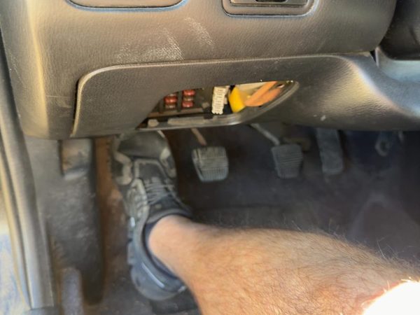 95-98 Nissan Maxima Lower Dash Under Column Knee Bolster Trim Panel Oem Black — photo 4