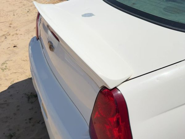 06-07 Monte Carlo Rear Spoiler Wing From 8/29/05 Horizontal Surface White 40U — photo 2