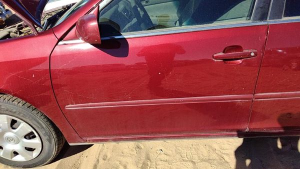 2002 Toyota Camry Front Door LH Salsa Red 3Q3 — photo 1