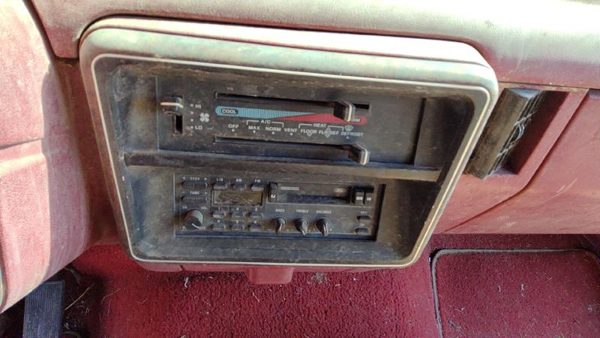 87-91 Ford F150 Trim Bezel Around Radio Surround Dash Panel Oem — photo 1