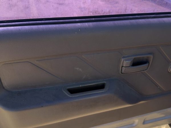 1990-1995 Isuzu Pup Driver Left Front Door Trim Panel Gray — photo 6