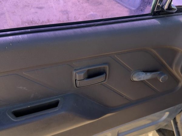 1990-1995 Isuzu Pup Driver Left Front Door Trim Panel Gray — photo 4