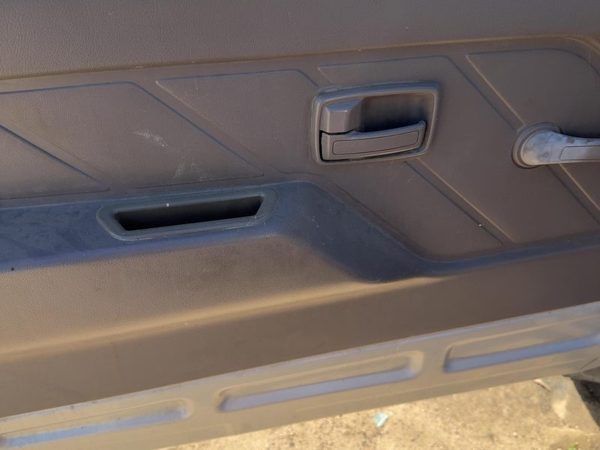 1990-1995 Isuzu Pup Driver Left Front Door Trim Panel Gray — photo 8