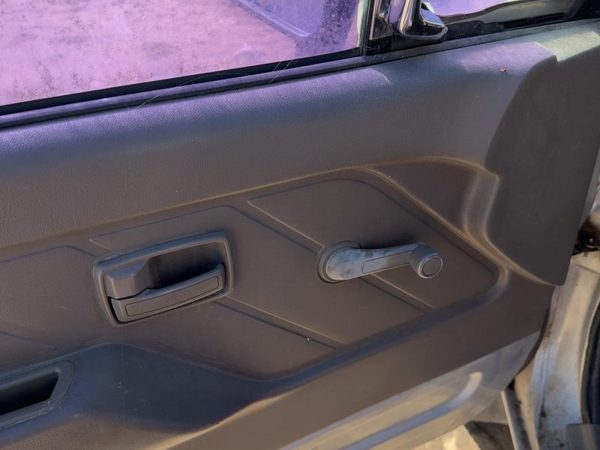 1990-1995 Isuzu Pup Driver Left Front Door Trim Panel Gray — photo 7