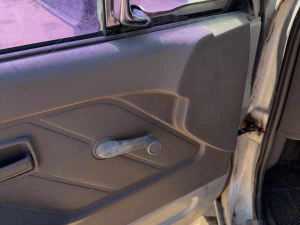 1990-1995 Isuzu Pup Driver Left Front Door Trim Panel Gray — photo 9