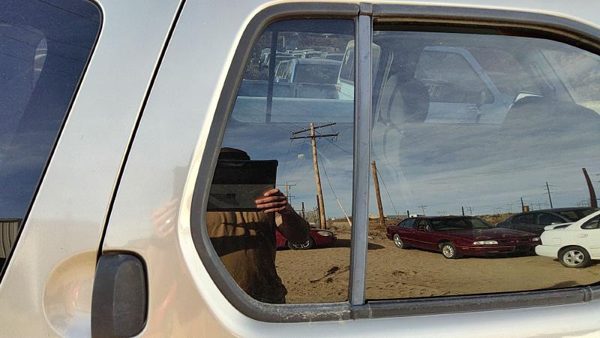 00-04 Nissan Xterra Passenger Right Rear Vent Window Back Door Glass With Frame — photo 3
