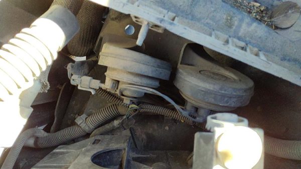 2002-2009 Chevy Trail Blazer Pair Set Of Horns Oem 15172410 — photo 2