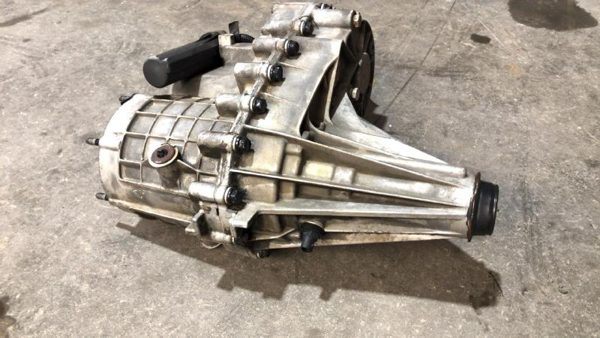 2000 GMC Sierra Transfer Case On Shelf Ready To Go — photo 2