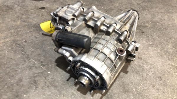 2000 GMC Sierra Transfer Case On Shelf Ready To Go — photo 3
