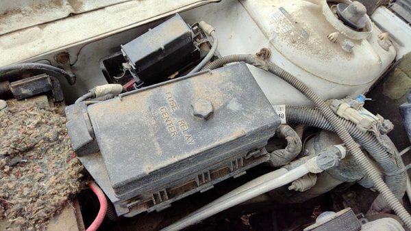 2000-2005 Buick Park Ave Engine Fuse Box Power Distribution Panel Oem 19300124 — photo 3