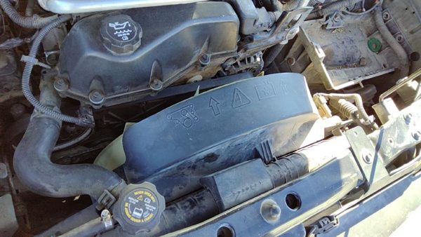 2002-2009 Chevy Trail Blazer Radiator Cooling Fan Shroud Plastic Housing 4.2L — photo 1