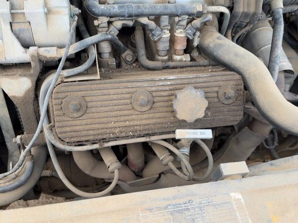 1986-1989 Olds 88 Front Valve Cover Oem 3.8L — photo 1